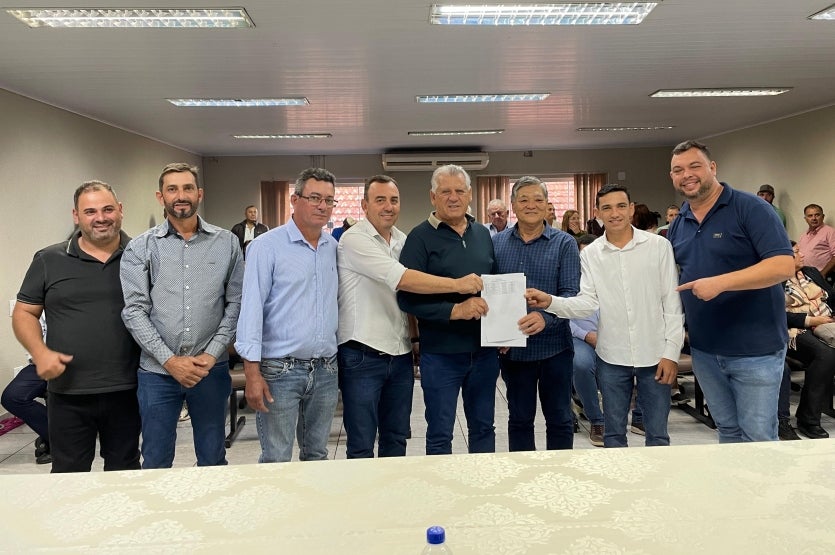 Deputado Sperafico Entrega Maquinários Para Cafezal Do Sul (3)