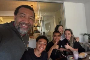 Família Divulga Primeira Foto De Pedro Severino Em Casa