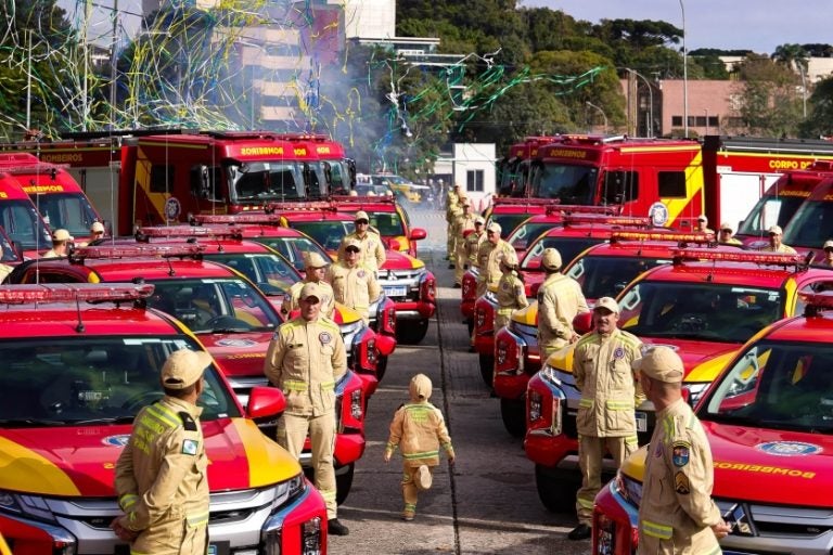Governo Entrega Veículos E Equipamentos Ao Corpo De Bombeiros (1)