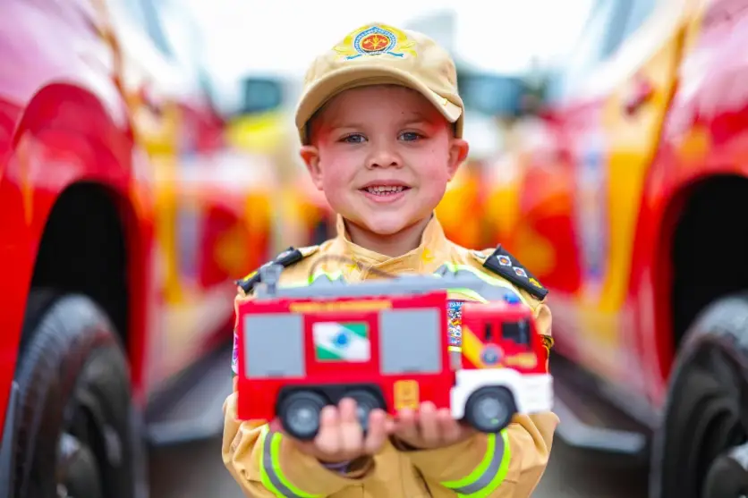 Governo Entrega Veículos E Equipamentos Ao Corpo De Bombeiros (1)