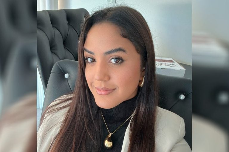 Jovem empresária: a cerimônia, de caráter beneficente, visa arrecadar fundos para projetos sociais.