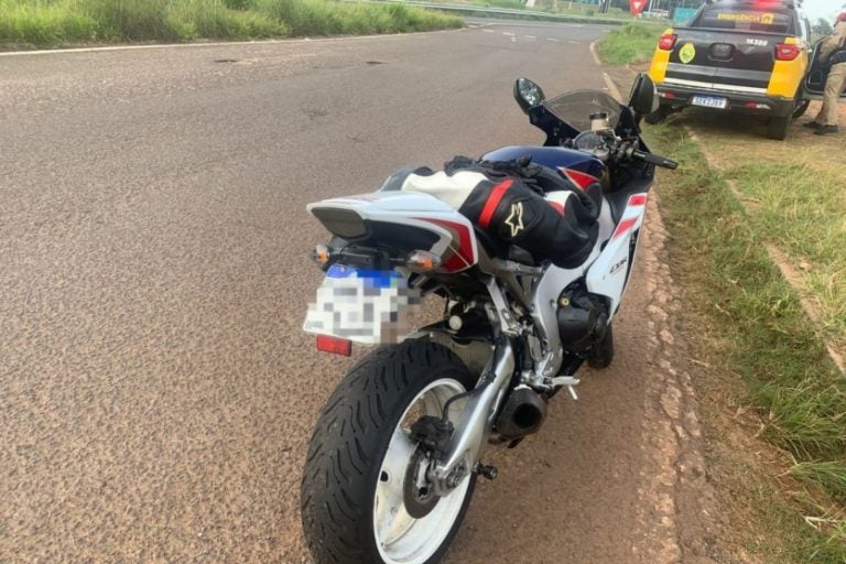 Motociclista: o acidente aconteceu na tarde deste sábado (14).
