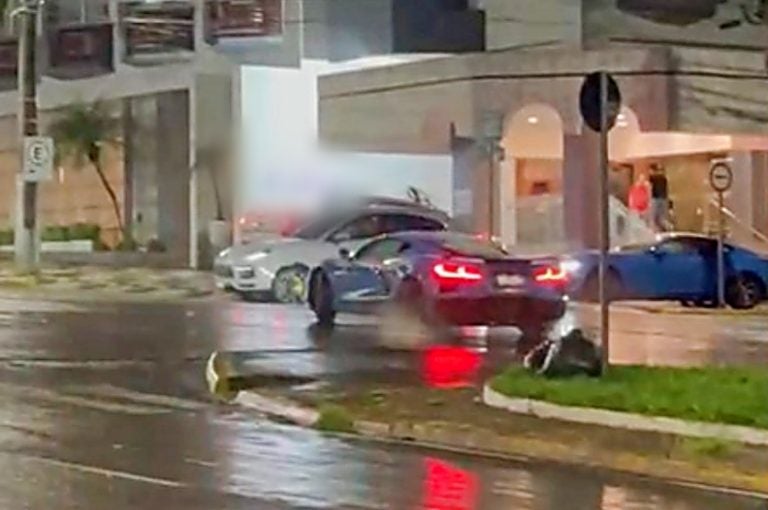 Motorista Faz Exibicionismo Com Carro De Luxo E Outro Bate Veículo (1)