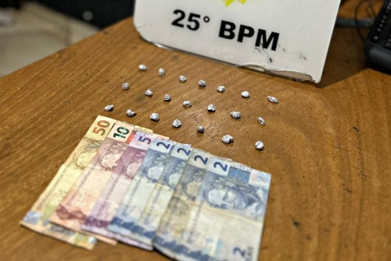 Pm Encontra Crack E Dinheiro Com Adolescente No P. Dom Pedro Ii