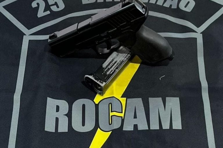 Procurado por homicídio: Na residência do suspeito foi localizado um simulacro de arma de fogo do tipo pistola.
