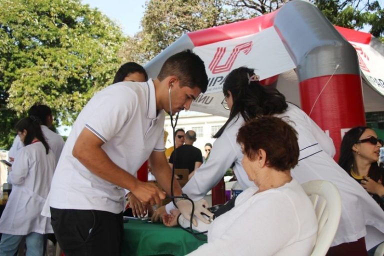 Sábado Unipar Atende População Em Vários Pontos De Umuarama