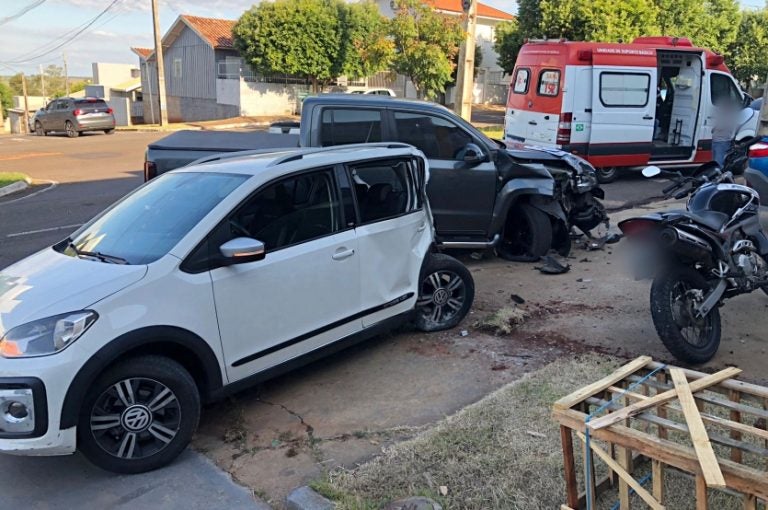 Umuarama Colisão Na Avenida Rio Grande Do Sul Deixa 2 Feridos (3)