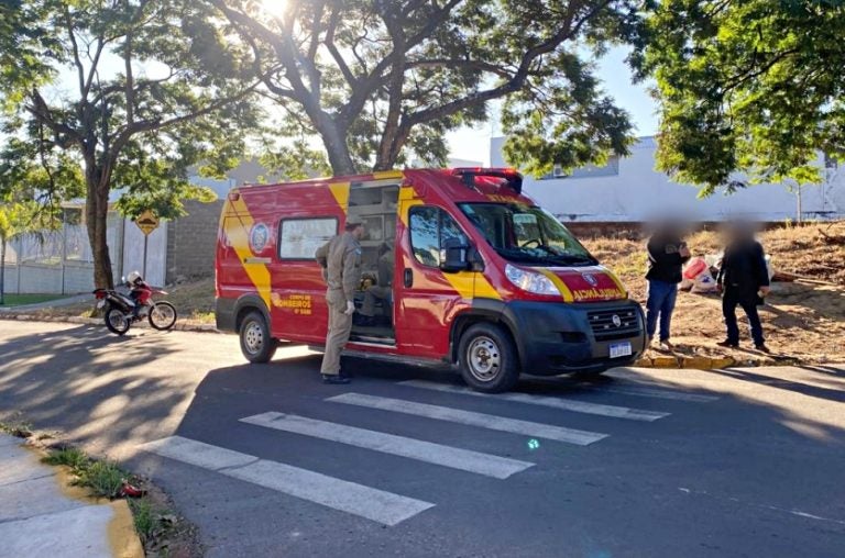 Umuarama Idosa Fica Ferida Após Colisão Entre Furgão E Mototáxi (2)