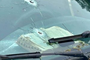 Umuarama Tiro Direcionado A Ocupantes De Veículo Atingiu Bíblia (2)