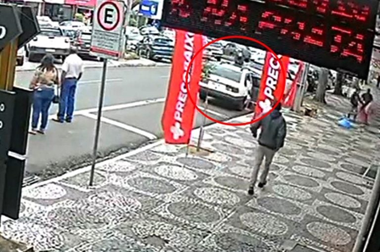 Vídeo Mostra Assaltante Atirando Contra Pai E Filho Em Umuarama