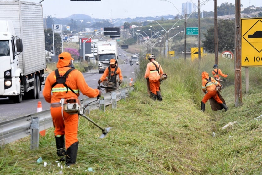 Após Pedido De Scanavaca, Der Inicia Roçada Do Mato Na Pr 323 (1)