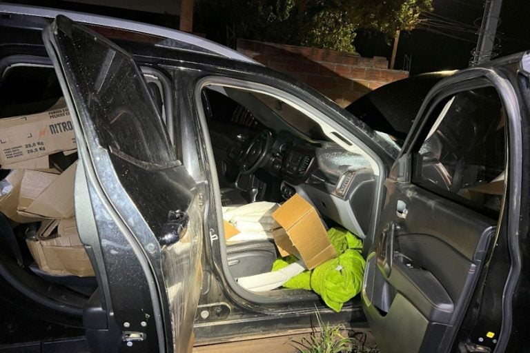 Carro com 237 kg de explosivos: o Esquadrão Antibombas do Bope foi acionado para retirar os explosivos do veículo.