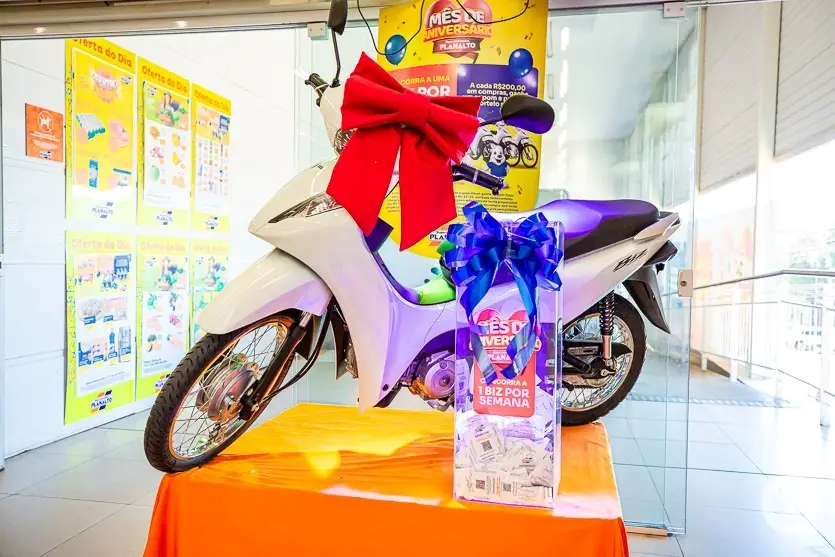 Cliente Do Supermercado Planalto Leva Honda Biz 0km Em Sorteio 4