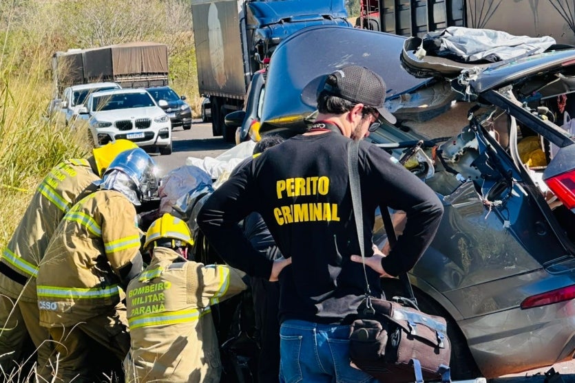 Colisão Entre Carro E Caminhão Resulta Em óbito Na Pr 323 (15)
