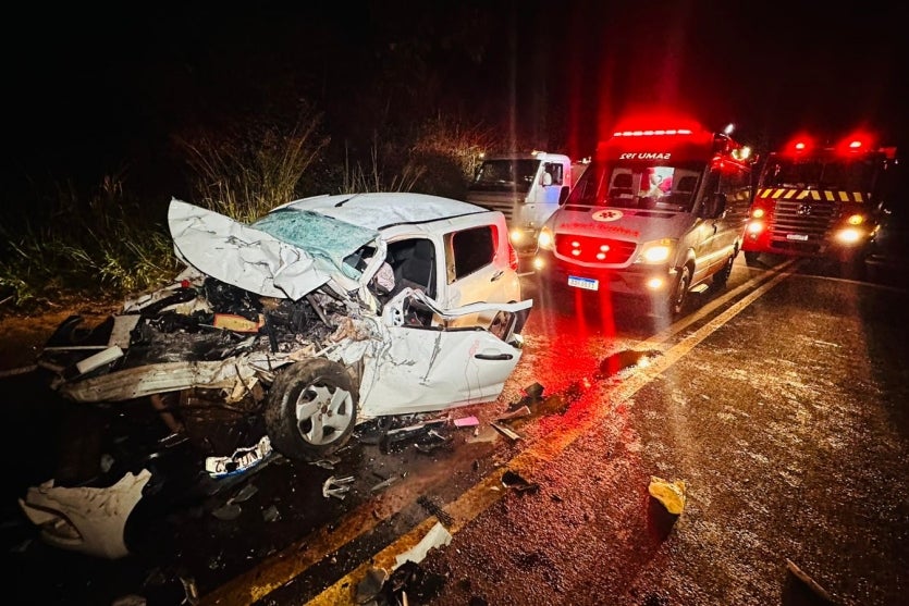Condutora Perde A Vida Após Colisão Na Pr 323, Entre Umuarama (8)