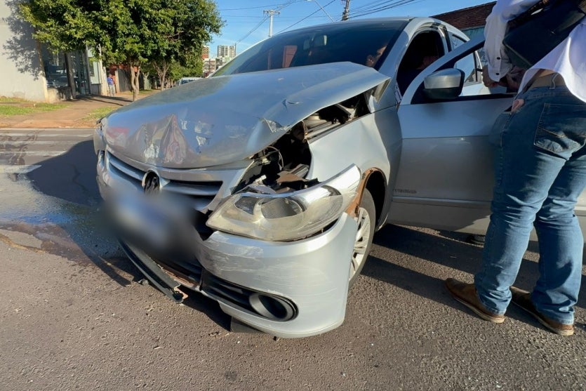 Condutoras São Socorridas Após Colisão Entre 3 Carros (2)