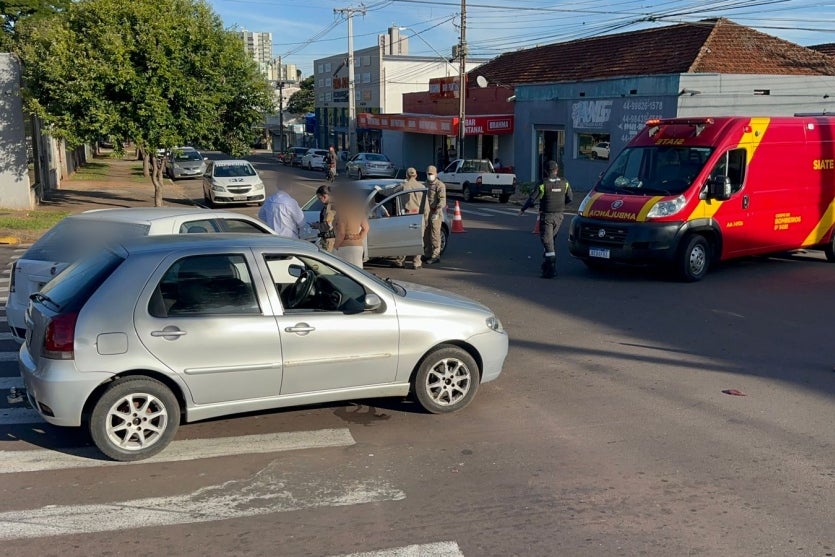 Condutoras São Socorridas Após Colisão Entre 3 Carros (3)