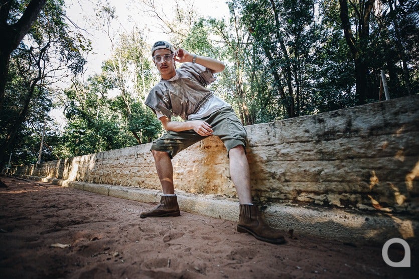 Estudante Que Só Usa roupas De Brechó 2
