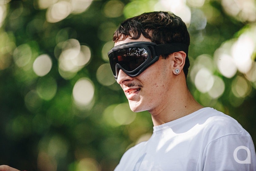 Estudante Que Só Usa roupas De Brechó 4