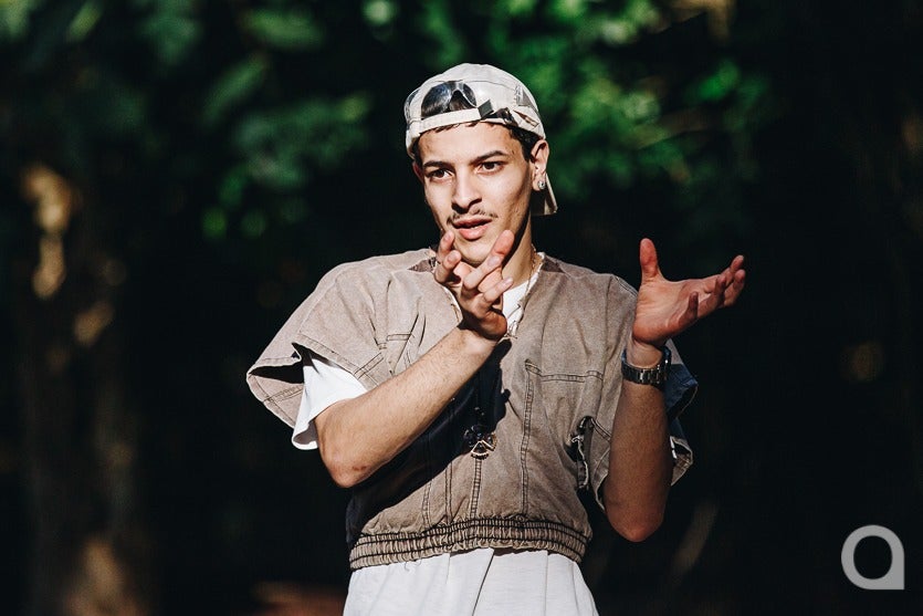 Estudante Que Só Usa roupas De Brechó 5