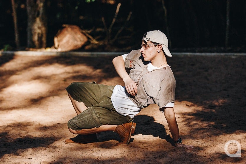 Estudante Que Só Usa roupas De Brechó 6