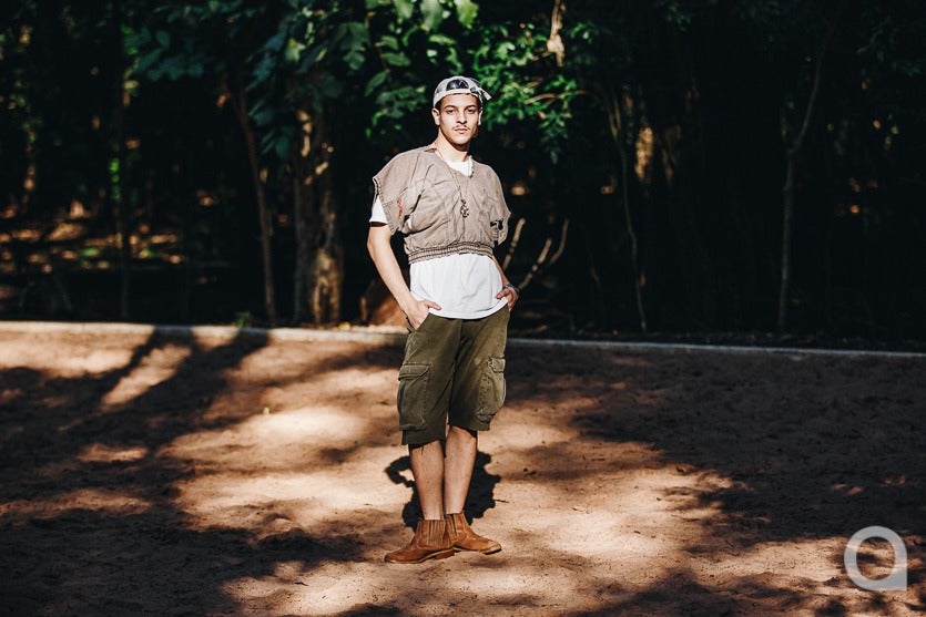 Estudante Que Só Usa roupas De Brechó 9