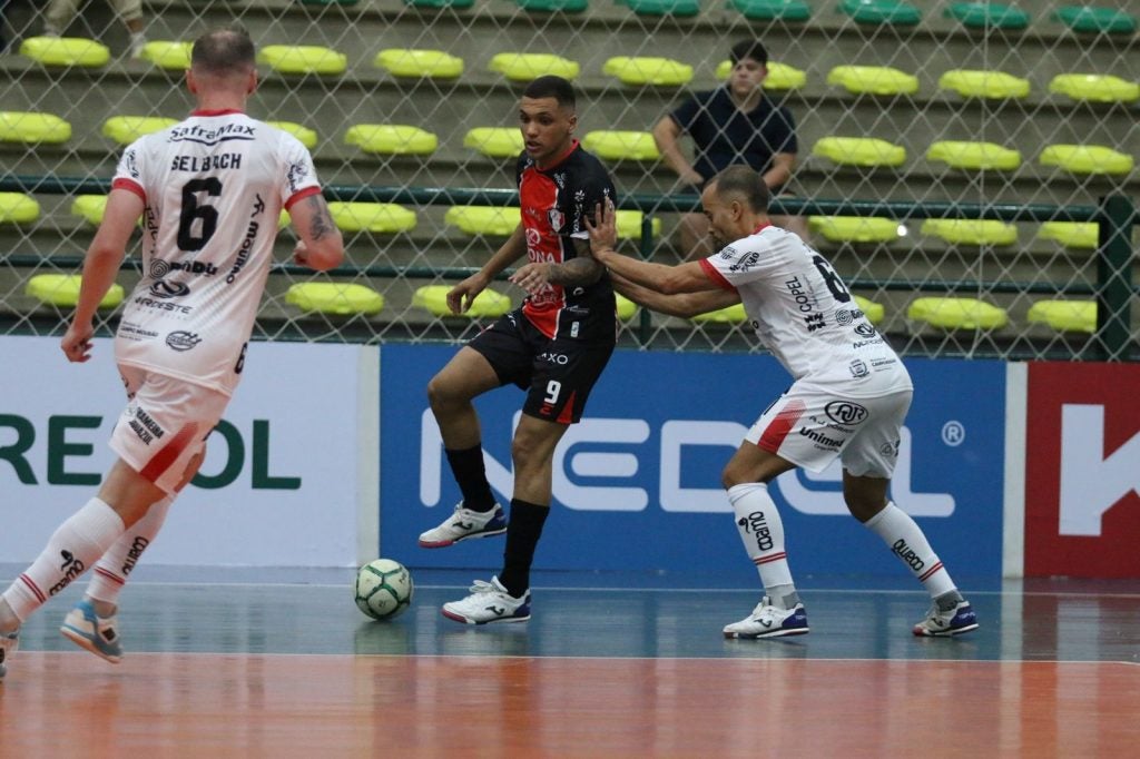 Jogador De Umuarama Brilha Na Rússia E Se Destaca Na Seleção Acervo Pessoal (c)