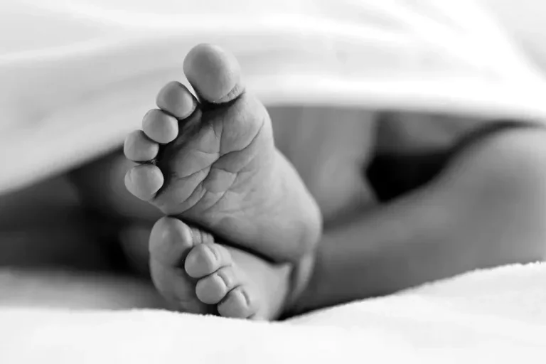 Menina De 12 Anos Morre Ao Dar à Luz E Polícia Investiga Caso