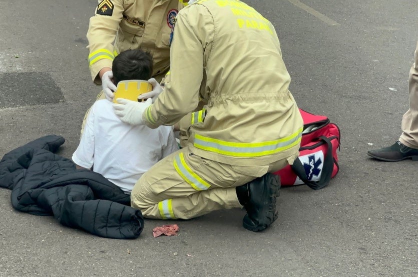 Menino é Atropelado Ao Atravessar Rua Correndo Atrás De Bola (6)