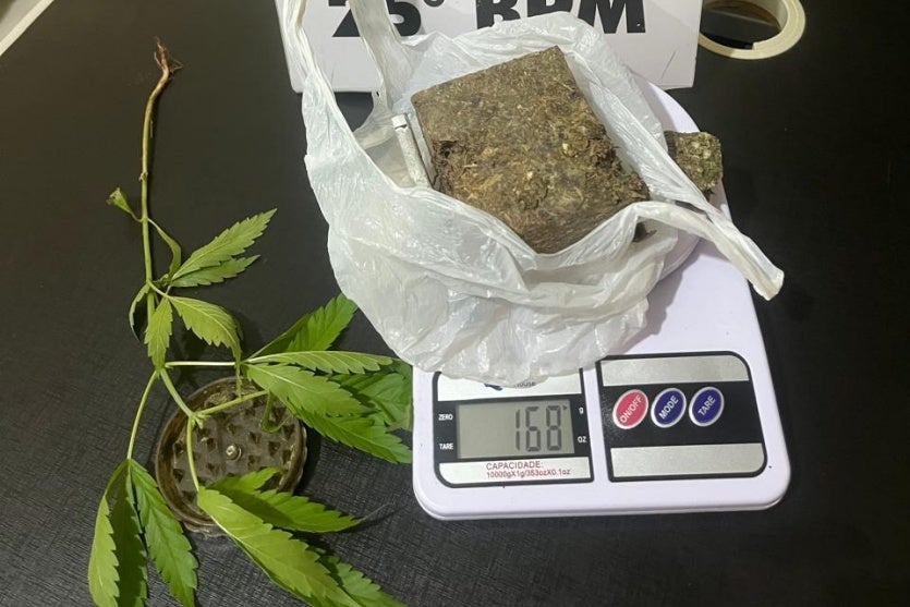 Pm De Altônia Aborda 8 Pessoas, Apreende 4 Motos E Maconha (1)