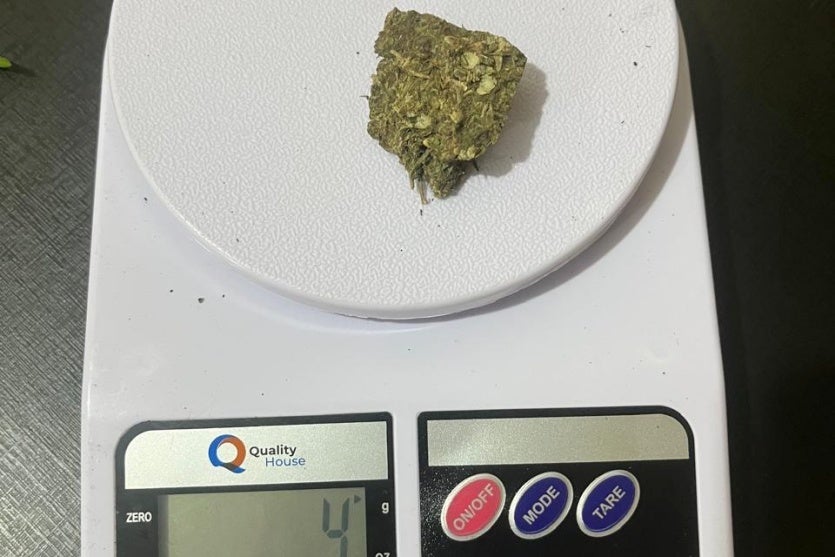 Pm De Altônia Aborda 8 Pessoas, Apreende 4 Motos E Maconha (3)