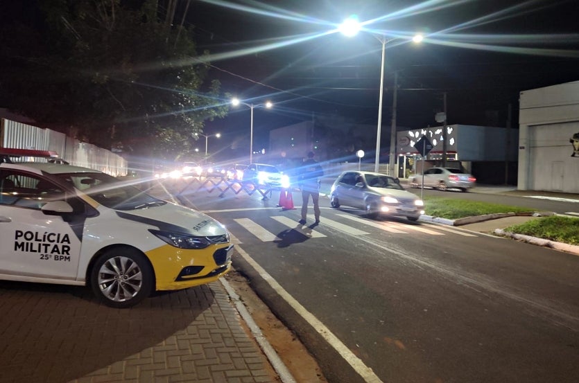 Pm Realiza Operação Lei Seca E Fiscaliza Veículos Em Umuarama (2)