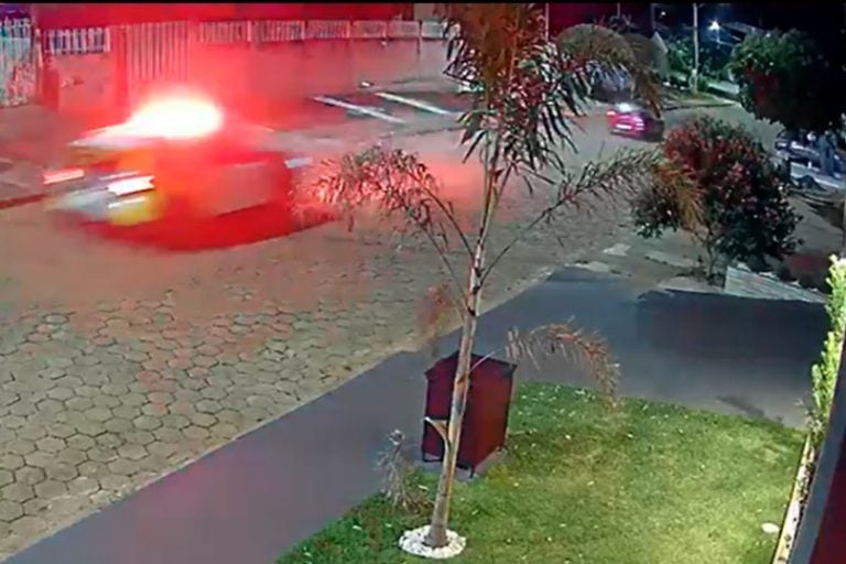 Perseguição em Cruzeiro do Oeste: com eles, a Polícia Militar encontrou drogas e dinheiro.