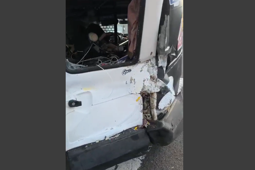 Viatura Da Pm Se Envolve Em Colisão No Centro De Umuarama (2)