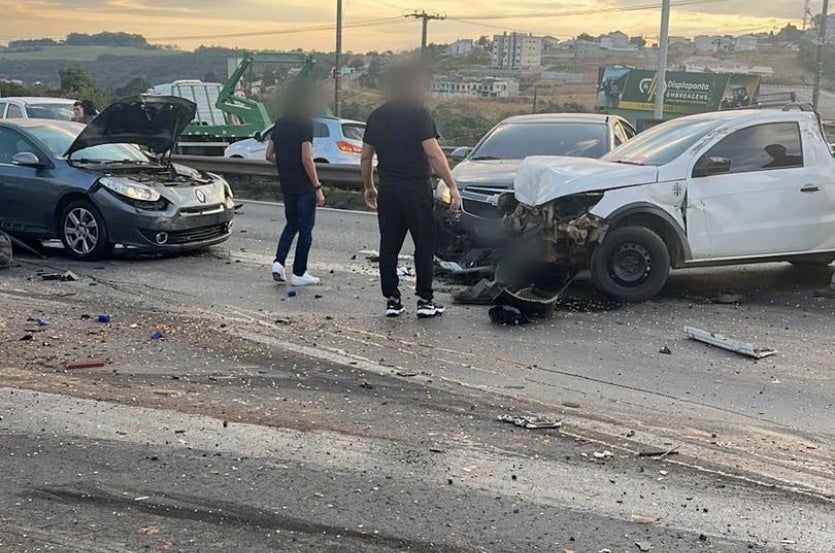 Vídeo Mostra Caminhão Desgovernado Em Acidente Com 16 Vítimas (4)