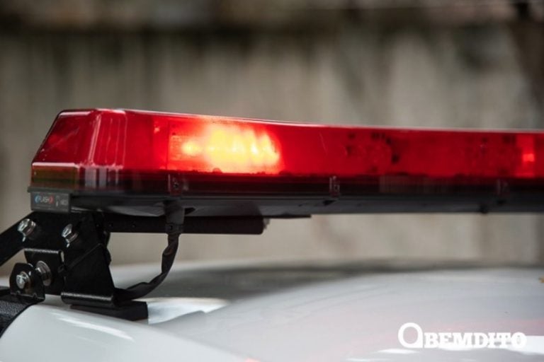Vítima De Violência Doméstica Foge Do Marido Pulando O Muro