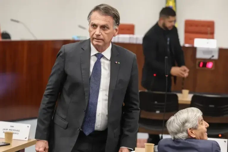Alexandre De Moraes Decreta Prisão Domiciliar De Jair Bolsonaro