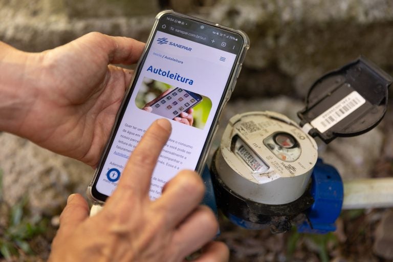 Clientes Da Sanepar Podem Ler Hidrômetro Com Aplicativo Ou Site