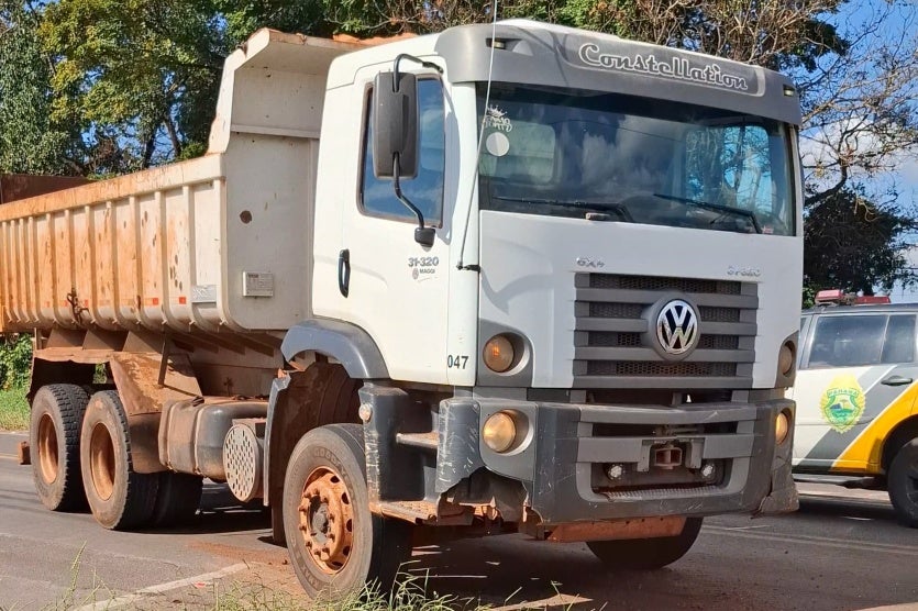 Colisão Na Pr 323 Envolve Carro De Umuarama E Caminhão (3)
