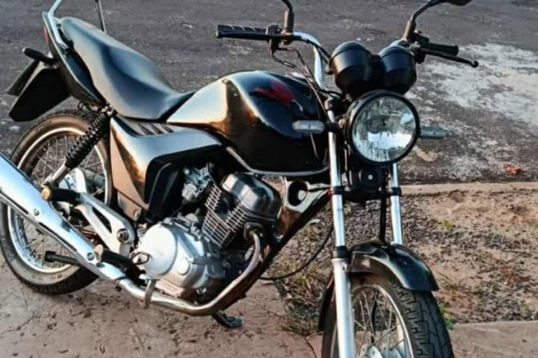Estudante tem moto furtada: