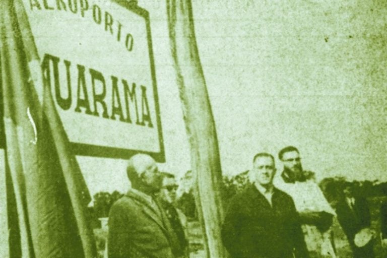 Francisco da Silveira Bueno: Inspirado na língua indígena tupi, inicialmente era “Embuarama”, depois o suavizou para “Umuarama”.
