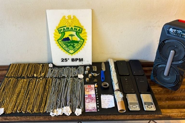 Homem é preso: As joias eram de uma loja que havia sido furtada na última segunda-feira (11).