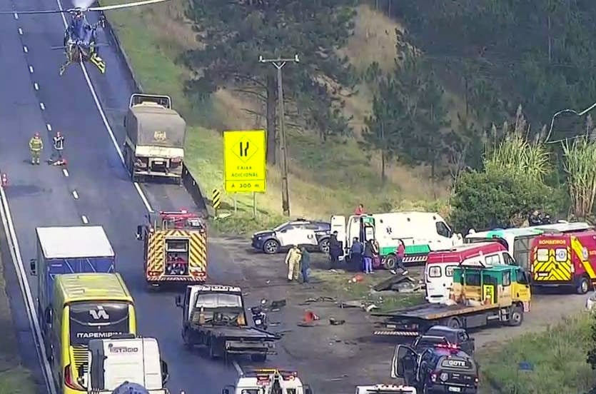 Idoso é A 2ª Vítima De Colisão Entre ônibus Da Saúde E 2 Carretas (3)