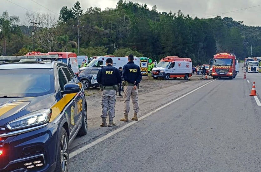 Idoso é A 2ª Vítima De Colisão Entre ônibus Da Saúde E 2 Carretas (4)