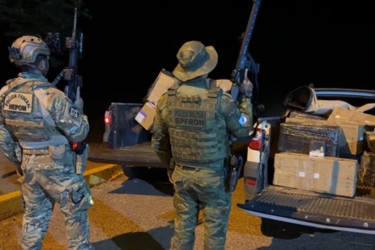 Dupla é presa com cigarros em Altônia; material soma R$ 465 mil.