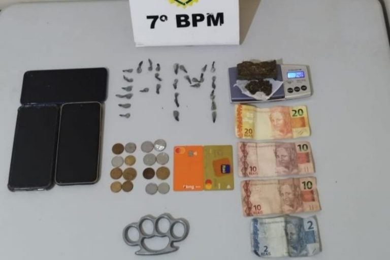 Trio é flagrado com drogas em Tapira durante ronda da PM.