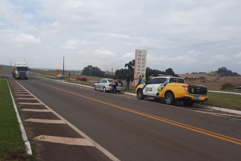 Acidente em Fênix deixa uma pessoa ferida em colisão na PR-082