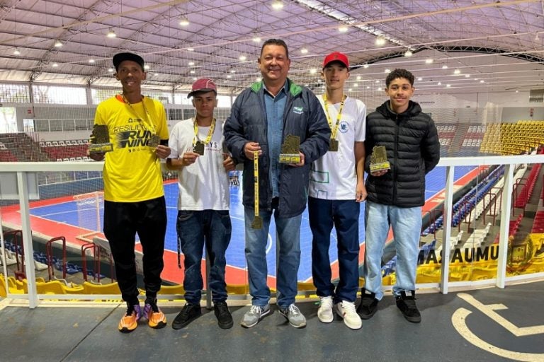 Atletas umuaramenses conquistam troféus em corrida regional