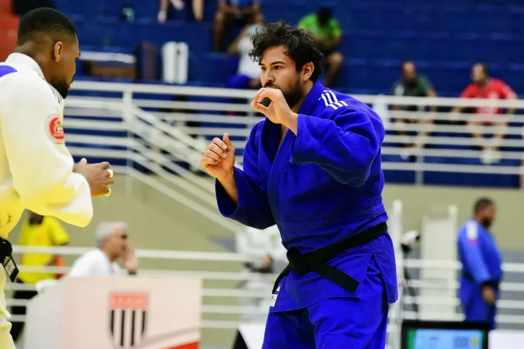 Juan Jimenez Alcança O Vice Campeonato No Campeonato Brasileiro De Veteranos E Kata 1