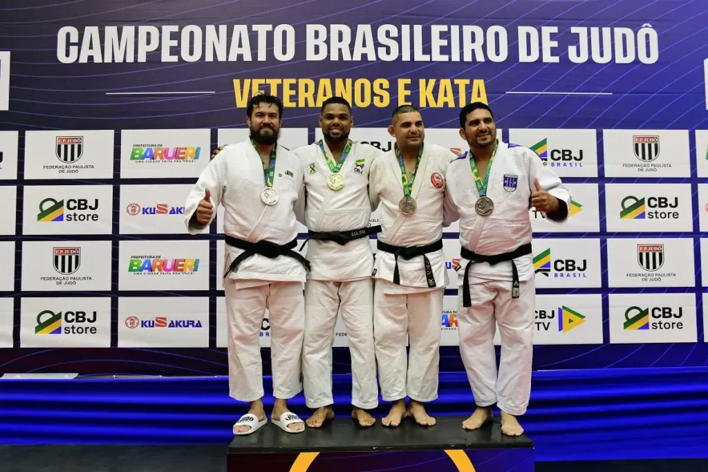Juan Jimenez Alcança O Vice Campeonato No Campeonato Brasileiro De Veteranos E Kata 4